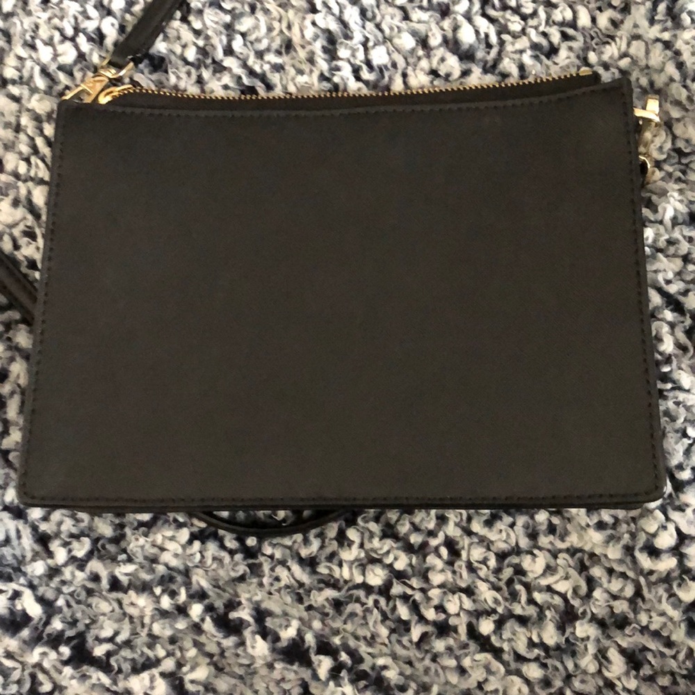 Small black Kate spade cross body - Picture 4 of 6